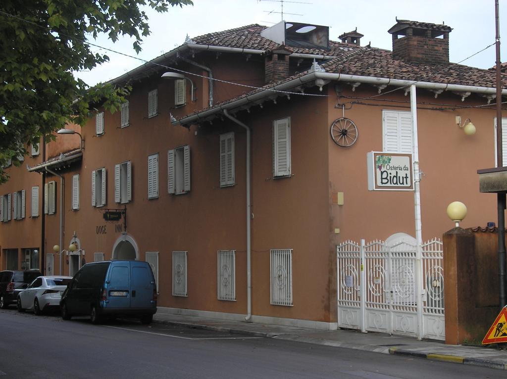 Doge Inn Ronchi Dei Legionari Exteriör bild